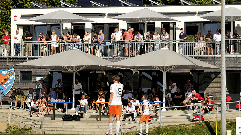 Jumbrella XL Sonnenschirm von Bahama - Premium Sonnenschutz Jumbrella aJumbrella XL Sonnenschirm von Bahama - Premium Sonnenschutz Lösungen im XL Format für Gastronomie AußenbereicheXL Produktbild