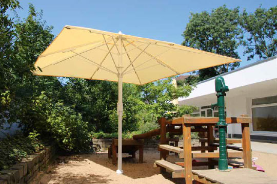 2-Bahama-Grossschirme-fuer-Kindergaerten-Spielplaetze-Schulen-Bahama-de Bahama Großschirme für Kindergärten, Spielplätze & Schulen